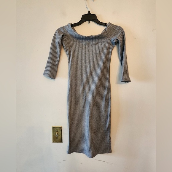 Hot Kiss Dresses & Skirts - Hot kiss grey dress size juniors small